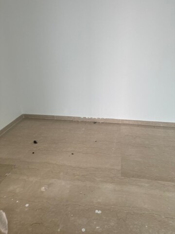 Room in 2 BHK Apartment at Marathon Monte South, Byculla West – for Rent