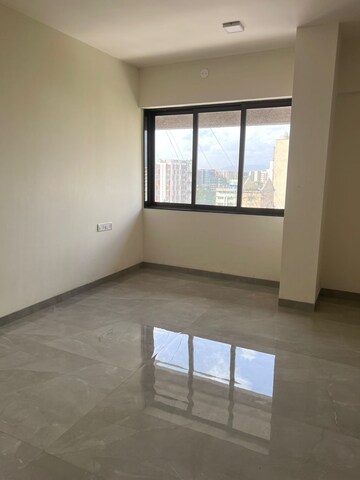 Room in 2 BHK Apartment at RNA Continental, Chembur – for Rent