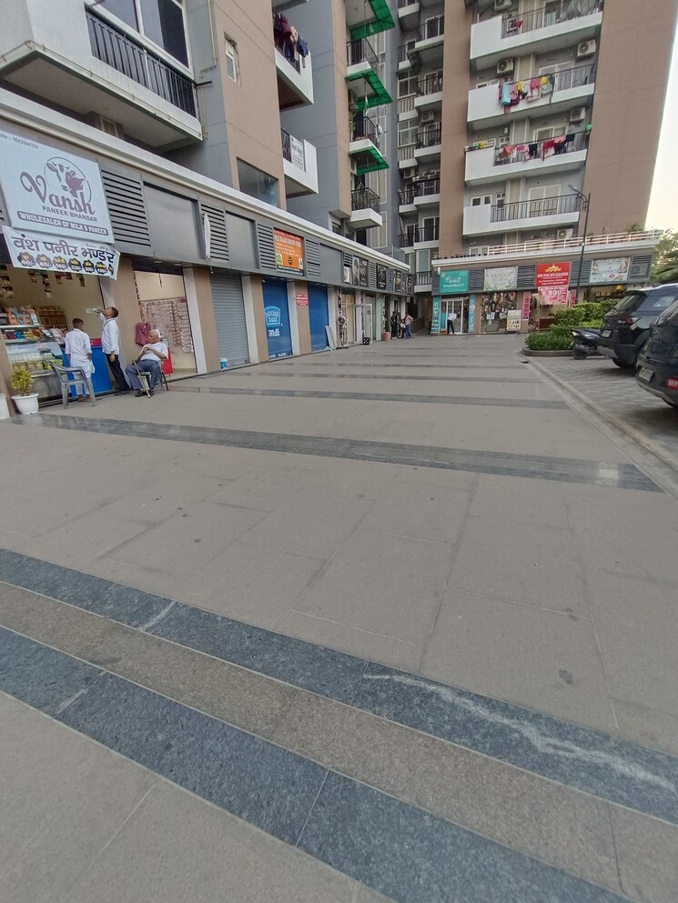  Parking, saviour-park 3 Bedroom 1525 Sq.Ft. Apartment In Mohan Nagar Ghaziabad 8221522