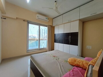 Bedroom in 2.5 BHK Apartment at Amardeep Apartment Chembur, Chembur – for Rent