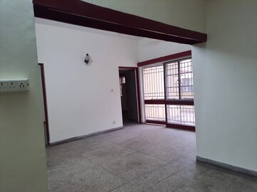 Room in 2 BHK Apartment at Vasant Kunj – for Rent