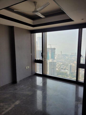 Room in 4 BHK Apartment at Rustomjee Crown, Prabhadevi – for Rent