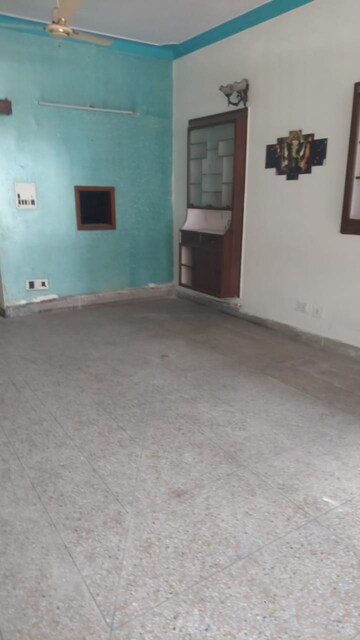 2 BHK Builder Floor For Rent in Sector 11