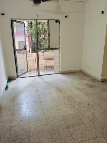 Room in 1 BHK Apartment at Lokpuram CHS, Vasant Vihar – for Rent