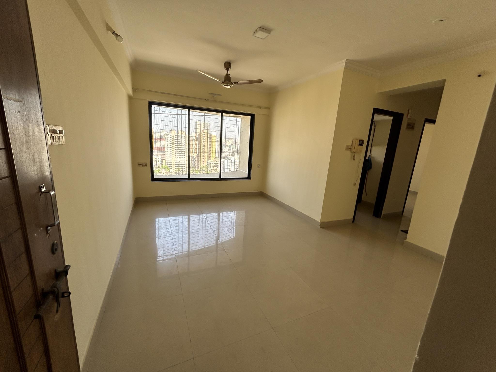2 BHK Apartment For Sale in Dheeraj Solitaire