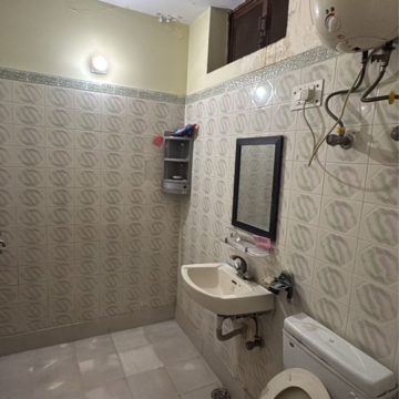 Bathroom in 2.5 BHK Villa at Sector 21 – for Rent