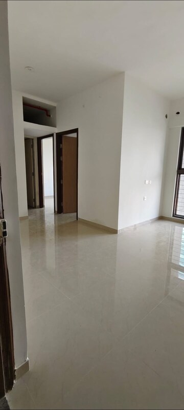Room in 1 BHK Apartment at Lodha Vista, Lower Parel – for Rent