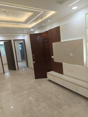 Room in 3 BHK Builder Floor at E Block – for Sale