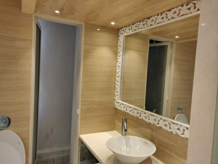 Bathroom, hiranandani-garden-brentwood 3 Bedroom 1400 Sq.Ft. Apartment In Powai Mumbai 8221834