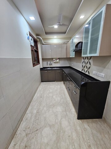 Kitchen in 2 BHK Builder Floor at Sector 27 – for Rent