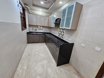 Kitchen in 2 BHK Builder Floor at Sector 27 – for Rent