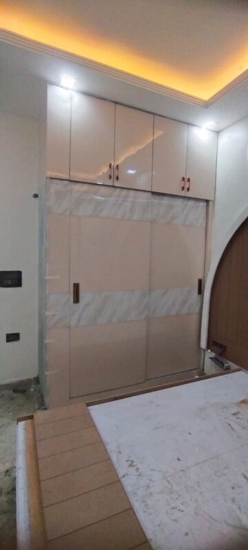 Bathroom in 2.5 BHK Apartment at Alok Vihar, Sector 50 – for Sale