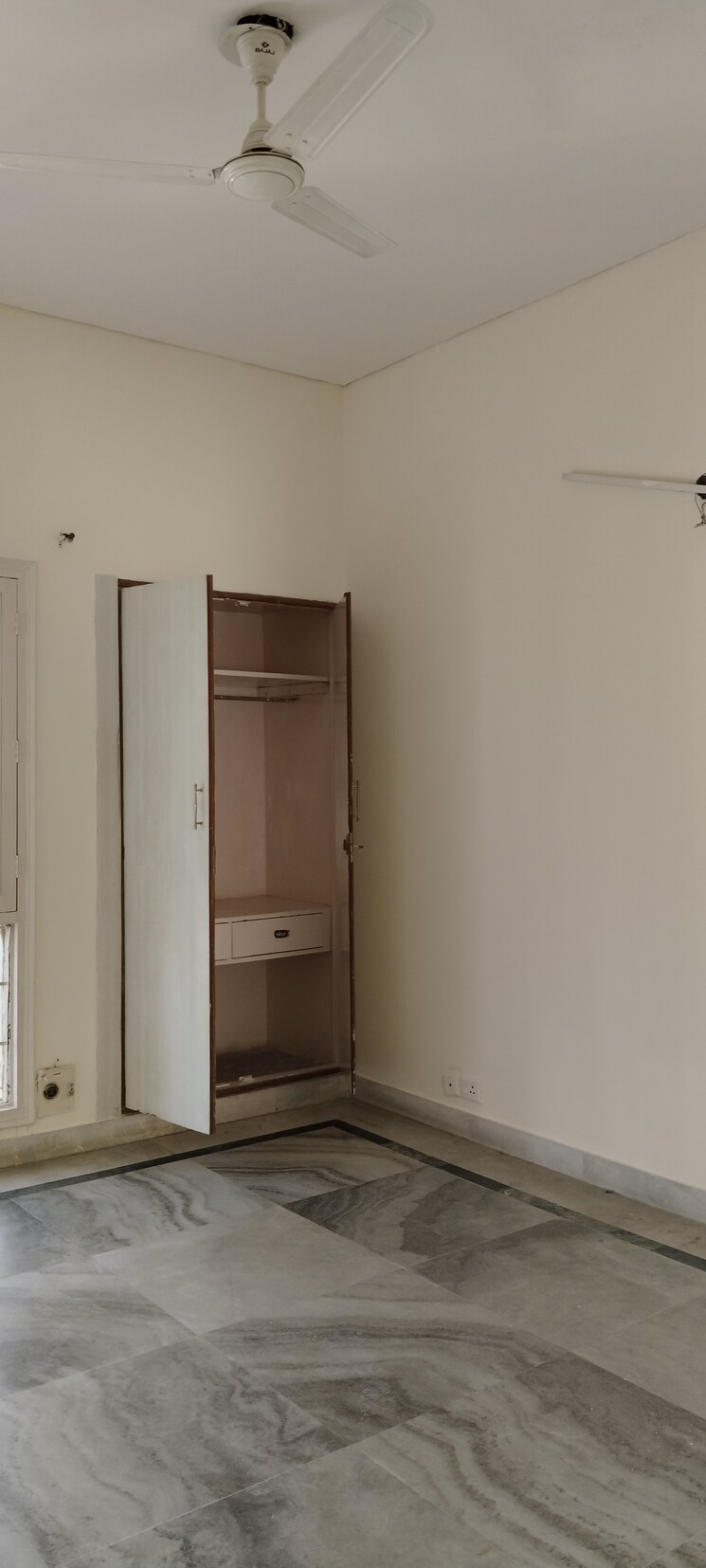 Room, ss-mayfield-gardens 3 Bedroom 1700 Sq.Ft. Independent House In Sector 51 Gurgaon 8222007