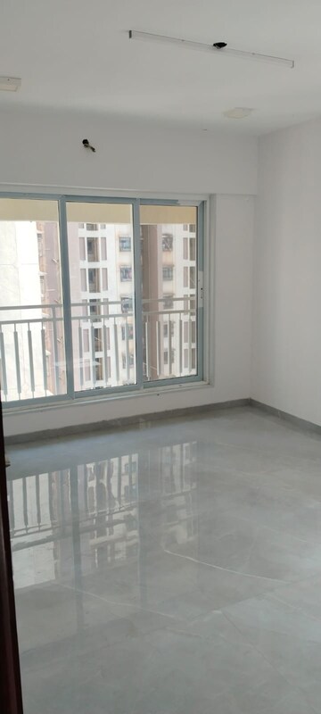 Room in 4 BHK Apartment at Goodwill Kanchangiri, Kandivali East – for Sale