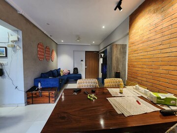 Bedroom in 2 BHK Apartment at Chembur – for Rent