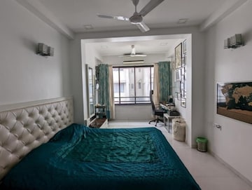 2 BHK Apartment For Rent in Merryland Apartment Worli Mumbai  8222060