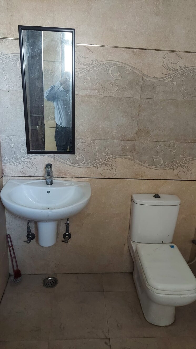 Bathroom, rps-savana 2 Bedroom 1239 Sq.Ft. Apartment In Sector 88 Faridabad 8222093