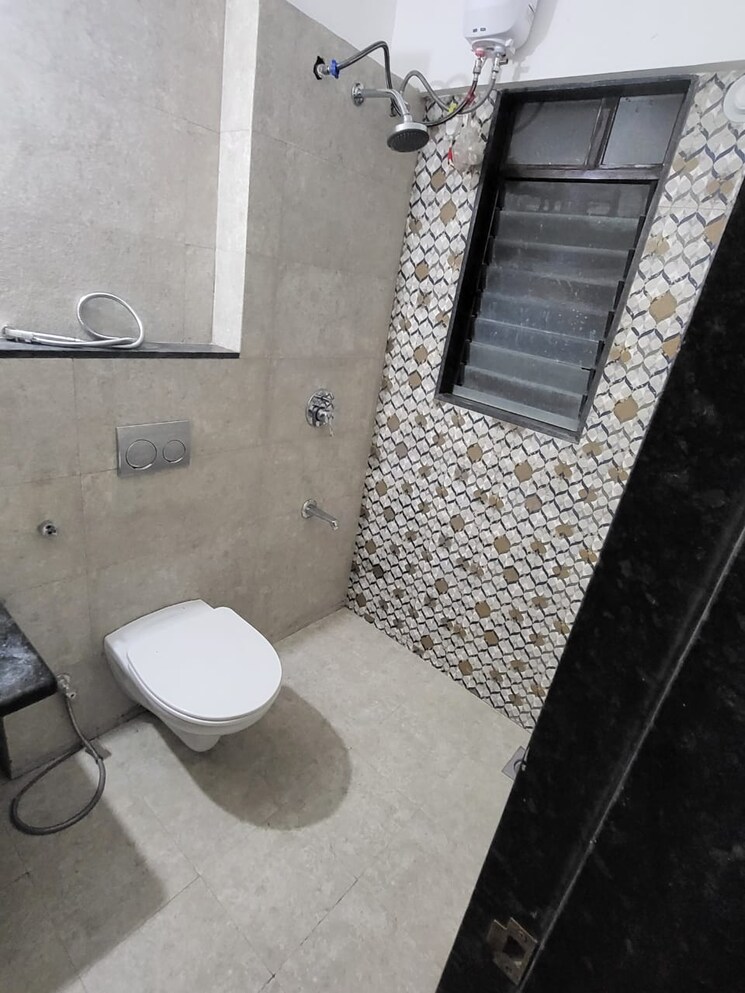 Bathroom, goel-ganga-serio 2 Bedroom 810 Sq.Ft. Apartment In Kharadi Pune 8222126