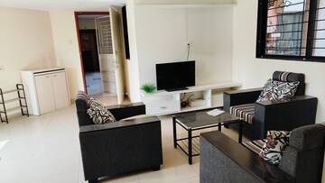 Master Bedroom in 2 BHK Apartment at Magarpatta Trillium, Hadapsar – for Rent