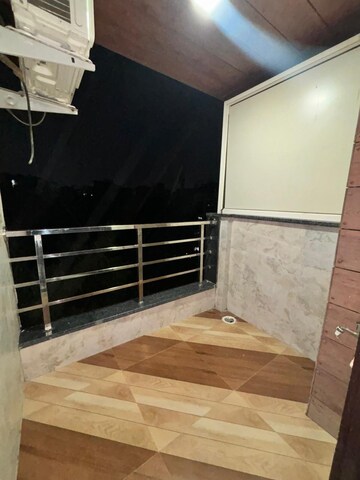 Balcony in 1 BHK Builder Floor at Sector 27 – for Rent