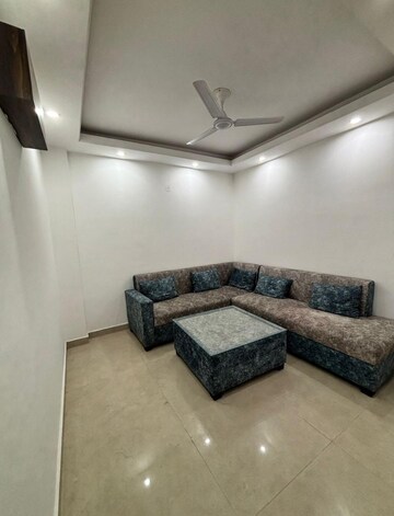 Living Room in 1 BHK Builder Floor at Sector 27 – for Rent