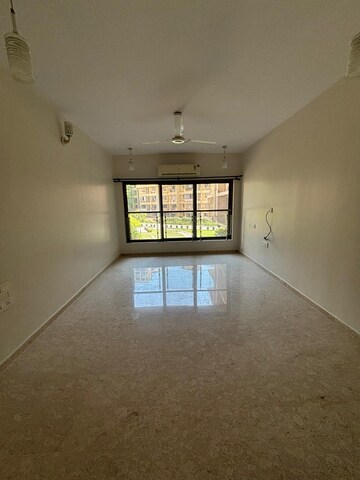 Room in 1 BHK Apartment at K Raheja Vistas, Andheri East – for Rent
