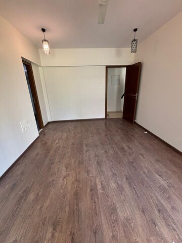 Room in 1 BHK Apartment at K Raheja Vistas, Andheri East – for Rent