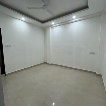 Room in 3 BHK Builder Floor at Khirki Extension – for Rent