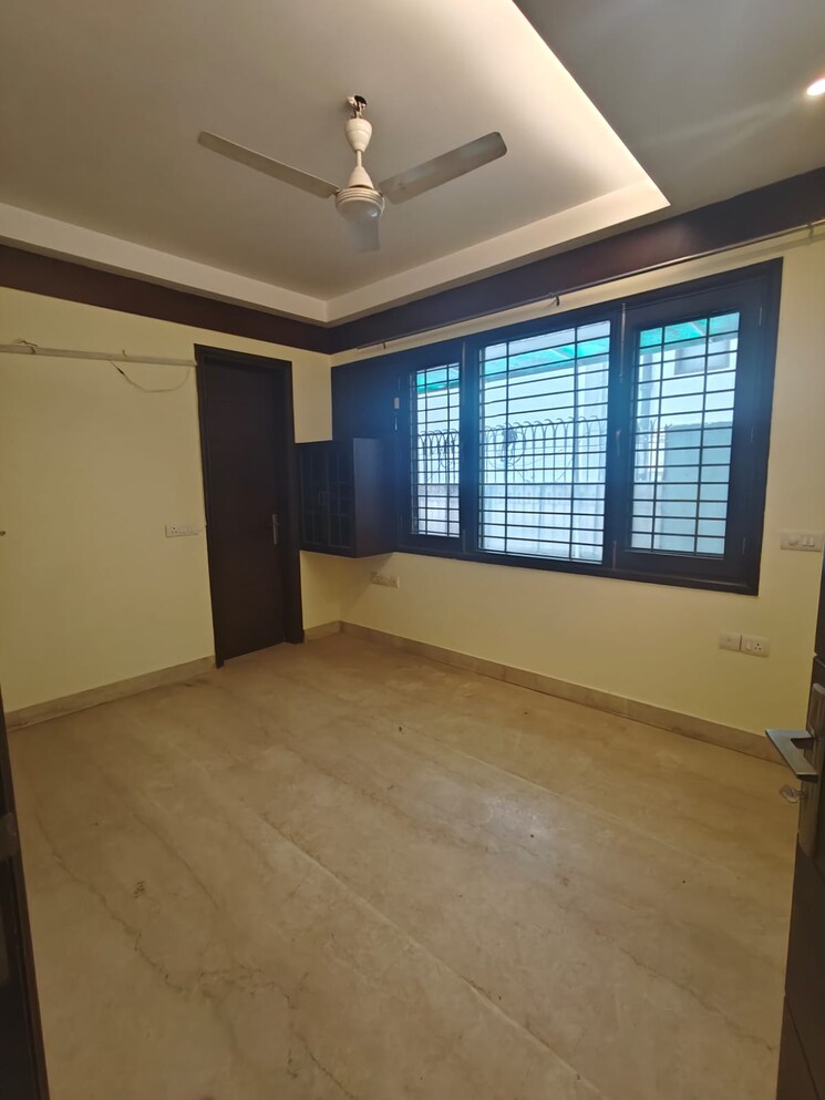 Room, east of kailash 4 Bedroom 2700 Sq.Ft. Builder Floor In East Of Kailash Delhi 8222159