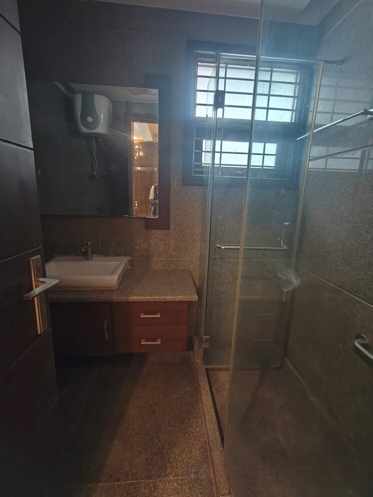 Kitchen, east of kailash 4 Bedroom 2700 Sq.Ft. Builder Floor In East Of Kailash Delhi 8222159