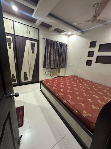 Room in 4 BHK Apartment at Shankar Nagar – for Rent
