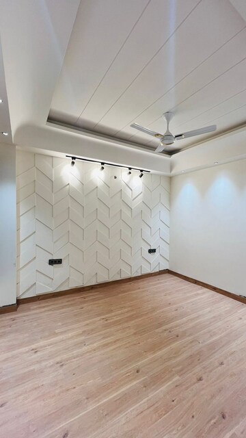 Room in 4 BHK Builder Floor at Sushant Lok 2, Sector 57 – for Sale