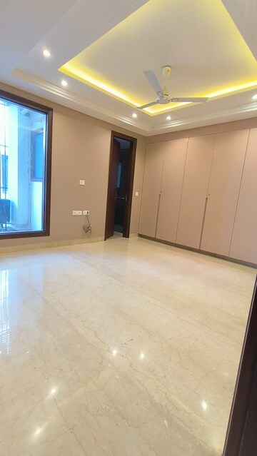 Room in 3 BHK Builder Floor at Greater Kailash ii – for Sale