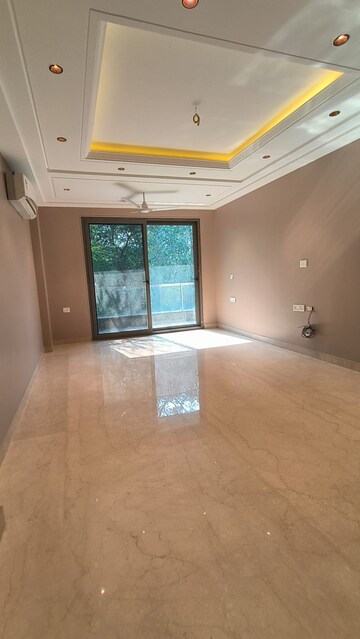 Room in 3 BHK Builder Floor at Greater Kailash ii – for Sale
