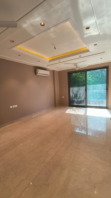 Room in 3 BHK Builder Floor at Greater Kailash ii – for Sale