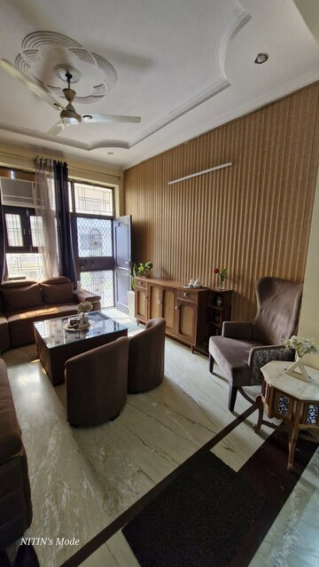 Living Room in 3 BHK Builder Floor at Sector 40 – for Sale