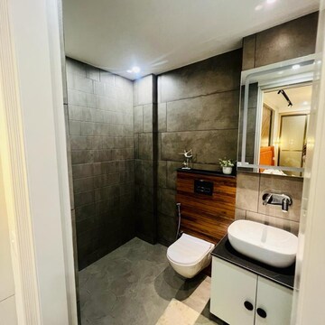 Bathroom in 3.5 BHK Apartment at Patiala Road – for Sale
