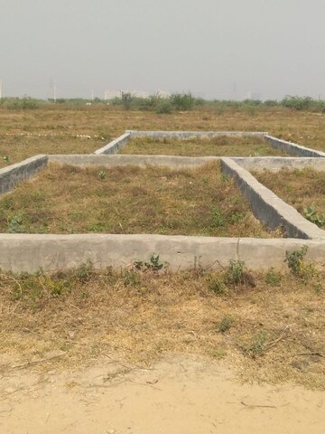  Plot For Sale in Yamuna Expressway