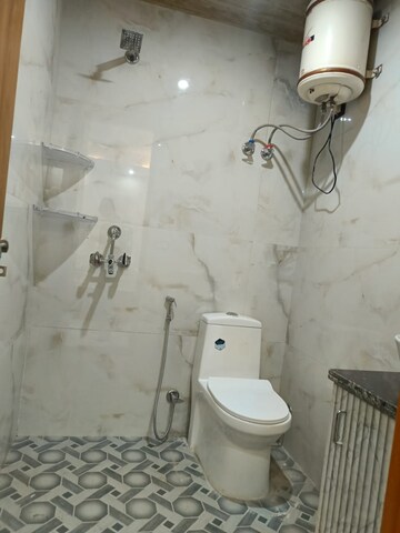 Bathroom in 1 RK Builder Floor at Sector 27 – for Rent