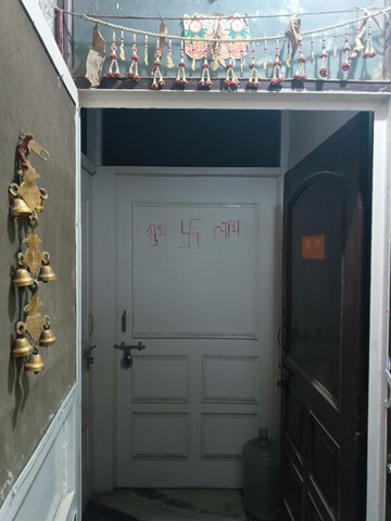 रेसिडेंशियल घर वर्ग फुट फॉर रेंट इन सेक्टर 52 नोएडा  8222288