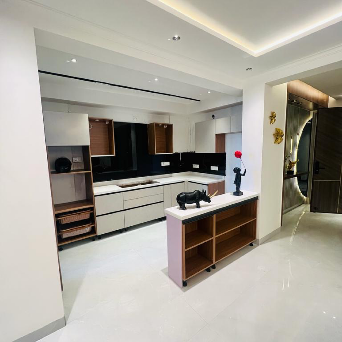 3.5 BHK + Servant Room Apartment For Sale in Ghar Soluctions