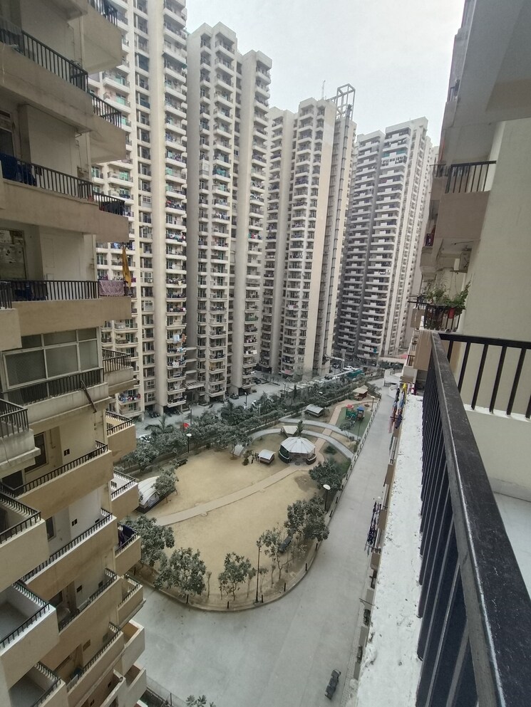 Balcony, gaur-city-2-11th-avenue 3 Bedroom 890 Sq.Ft. Apartment In Sector 16c Greater Noida Greater Noida 8222305