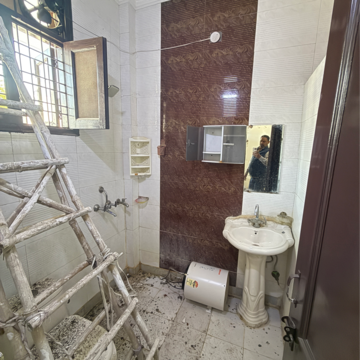 Bathroom in 2 BHK Builder Floor at Palam Vihar Residents Association, Palam Vihar – for Rent