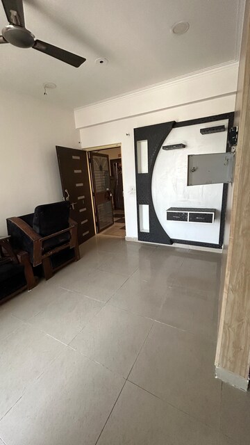 2 BHK Apartment For Rent in Gaur City 2 - 14th Avenue, Sector 16c Greater Noida
