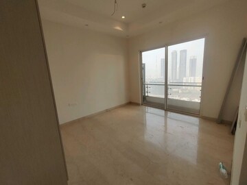Room in 3 BHK Apartment at Indiabulls Sky Forest, Lower Parel – for Rent