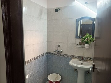 Bathroom in 3 BHK Apartment at Ardee City The Residency, Sector 52 – for Rent