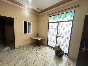 Room in 2 BHK Independent House at Gomti Nagar – for Rent