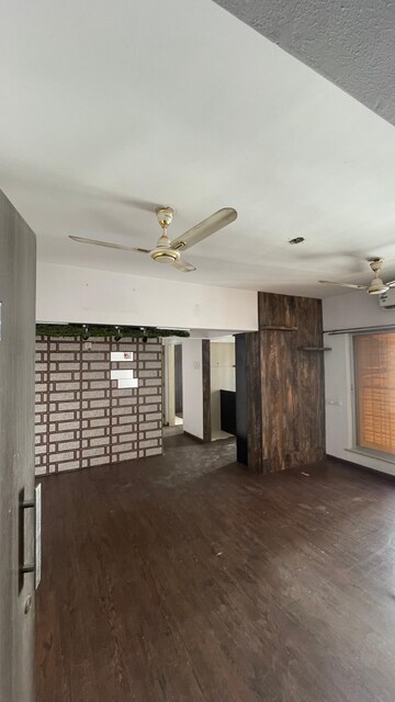 Room in 2 BHK Apartment at Unique Signature Mumbai, Mira Road – for Rent