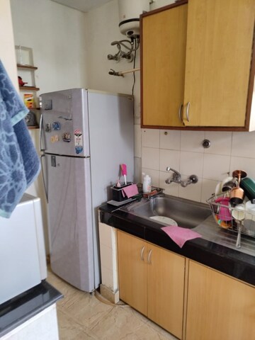 Team Area in 2 BHK Builder Floor at DLF Silver Oaks, Sector 26 – for Rent