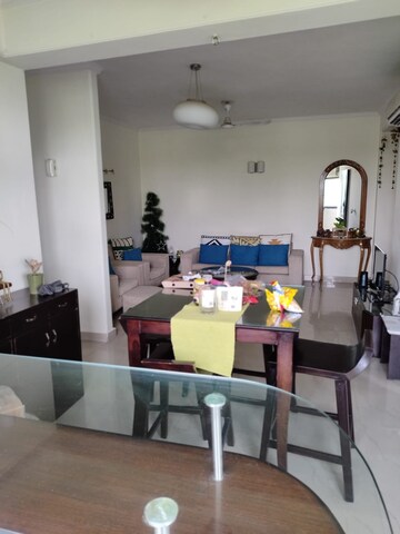 Team Area in 2 BHK Builder Floor at DLF Silver Oaks, Sector 26 – for Rent